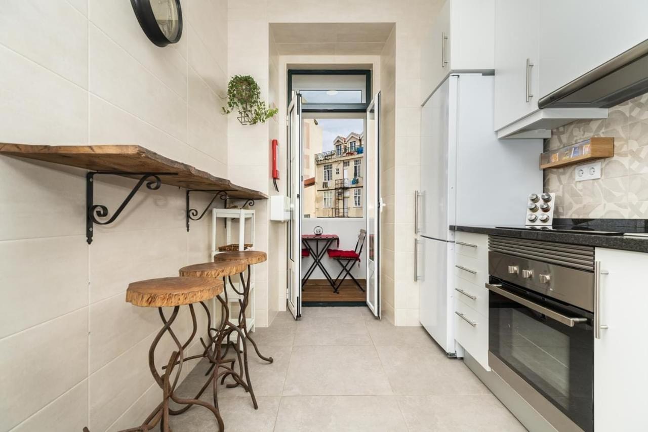 Exotic M2 R2 - Comfortable Classy Double Room With Shared Bath Lissabon Buitenkant foto